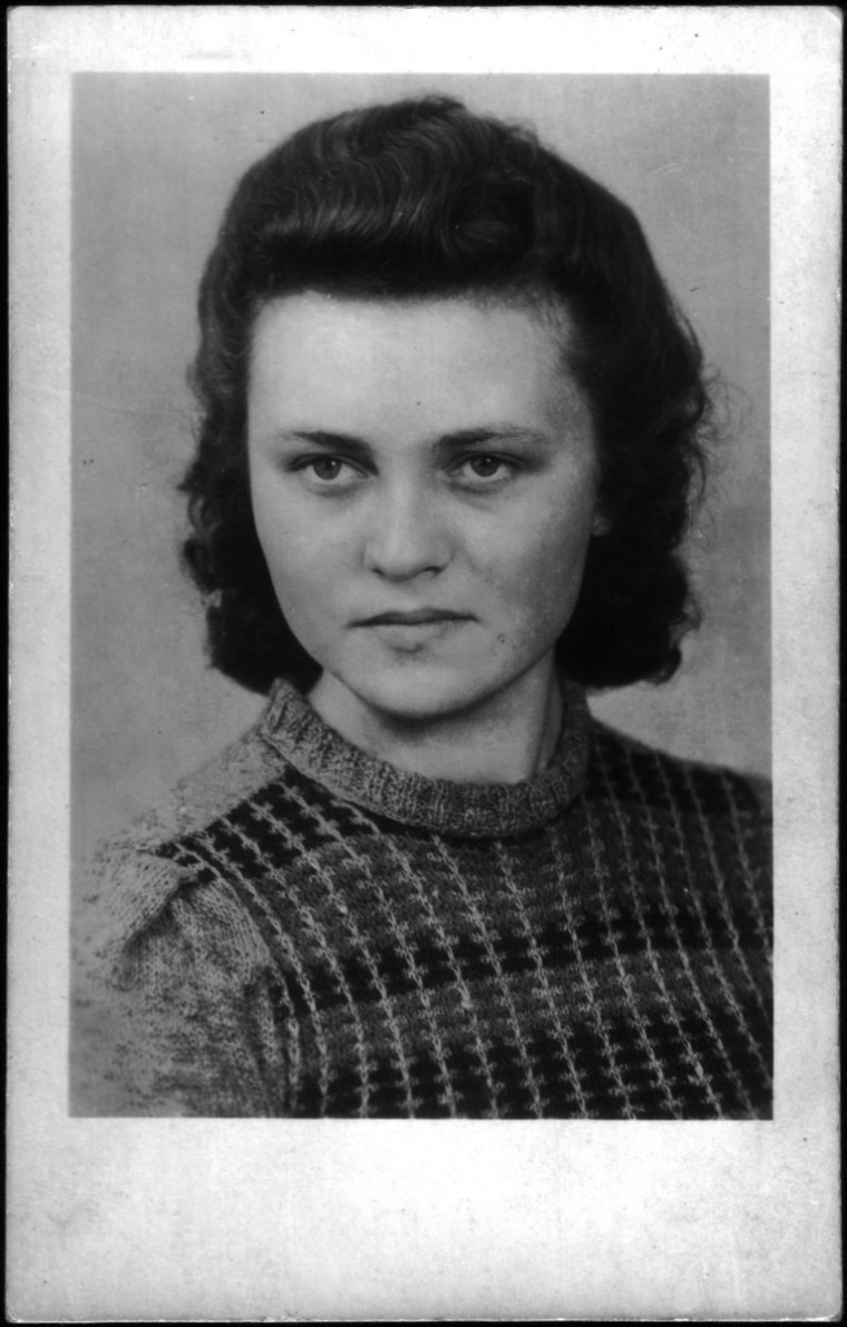 1946-09 Lotte Kleinhempel 1.jpg